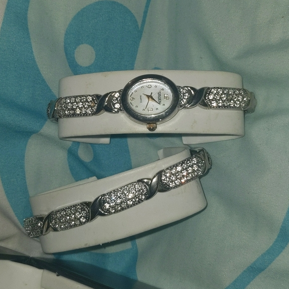 Vintage Gruen Ladies Watch and Bracelet Diamonds Unique Gift Set - Picture 6 of 7